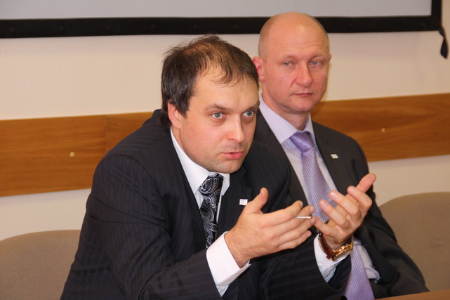 Первые вице-президенты Движения: С. Е. Осипов, Л. В. Архипенко